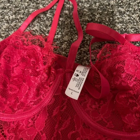 Lace bodysuit - Picture 2 of 3